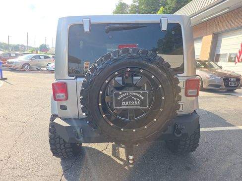 Used 2017 Jeep Wrangler Unlimited Sport AWD/4WD image 5