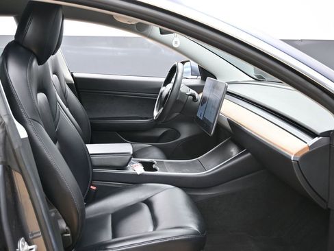 Used 2018 Tesla Model 3 Long Range image 41