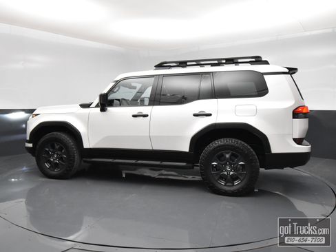 Used 2024 Lexus GX 550 GX 550 Overtrail+ image 3