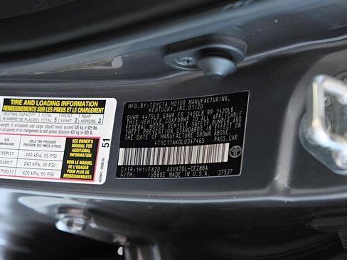 Used 2020 Toyota Camry LE image 30