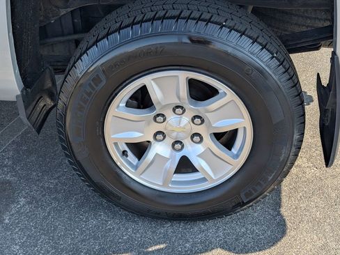 Used 2018 Chevrolet Silverado 1500 LT image 24