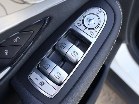 Used 2019 Mercedes-Benz GLC 300 image 12