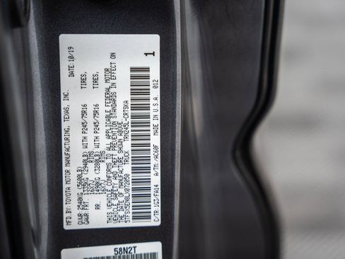 Used 2020 Toyota Tacoma SR AWD/4WD image 34