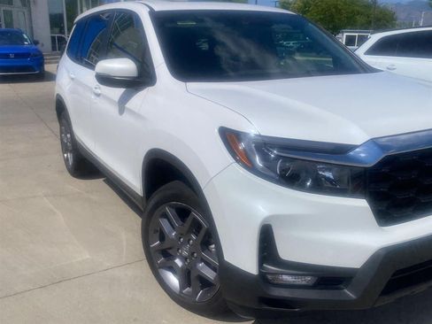 Certified 2023 Honda Passport EX-L image 2