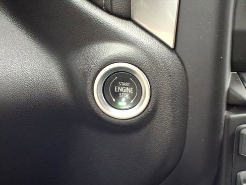 Used 2022 Chevrolet Silverado 2500 LT w/ Convenience Package image 16