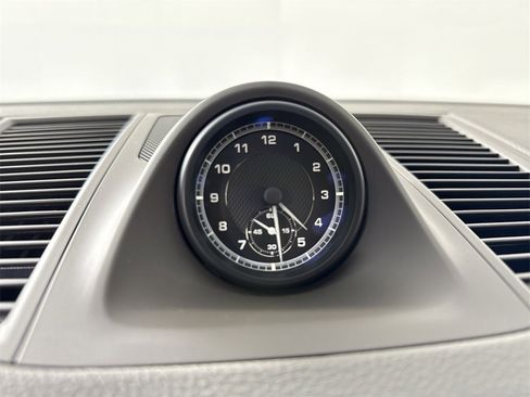 Certified 2025 Porsche Macan image 29
