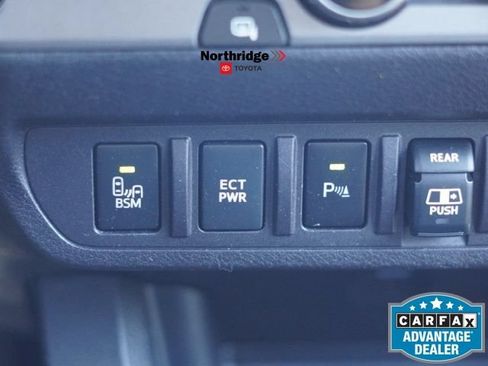 Used 2018 Toyota Tacoma TRD Sport w/ Technology Package RWD image 36