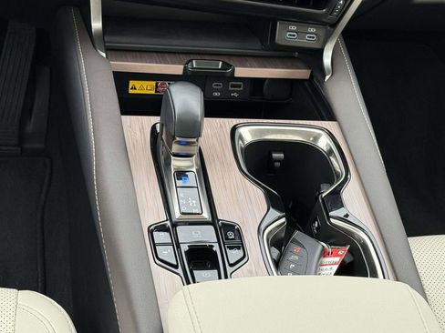 Used 2024 Lexus RX 350 Premium w/ Accessory Package (K3) image 19