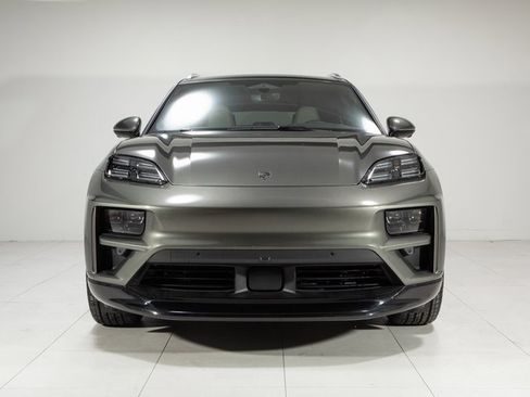 Certified 2024 Porsche Macan Turbo Electric image 7
