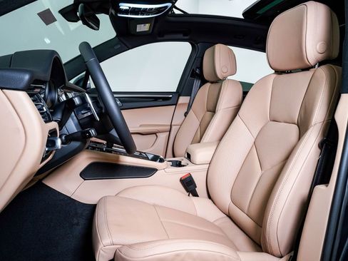 New 2026 Porsche Macan image 5