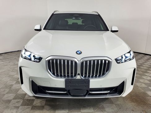 Used 2025 BMW X5 xDrive40i w/ Parking Assistance Package AWD/4WD image 3