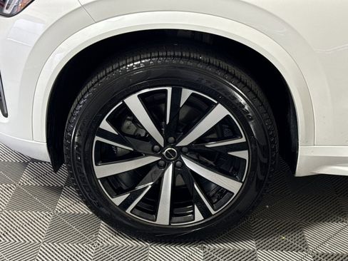 Used 2025 Volvo XC90 B6 Core w/ Climate Package AWD/4WD image 12