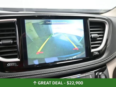 Used 2023 Chrysler Pacifica Touring-L FWD image 40