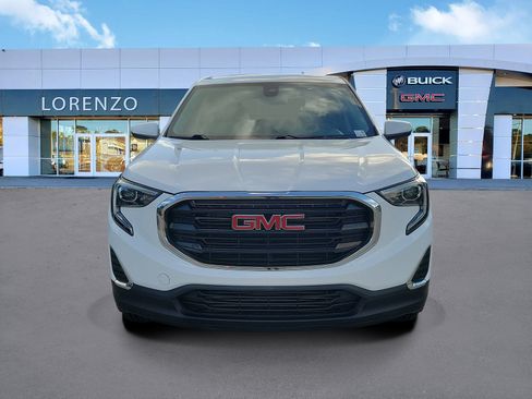 Used 2020 GMC Terrain SLE FWD image 2