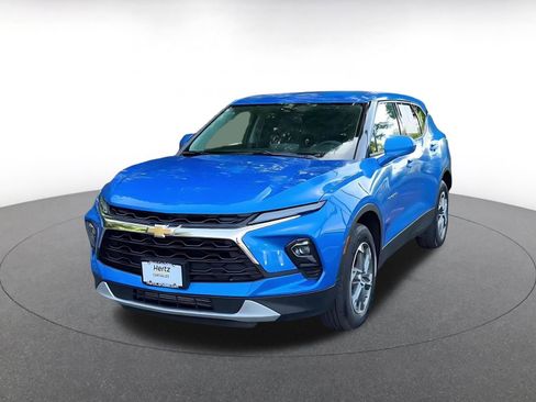 Used 2025 Chevrolet Blazer LT FWD image 7