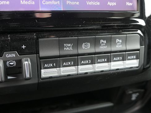 New 2026 RAM 3500 Tradesman AWD/4WD image 23