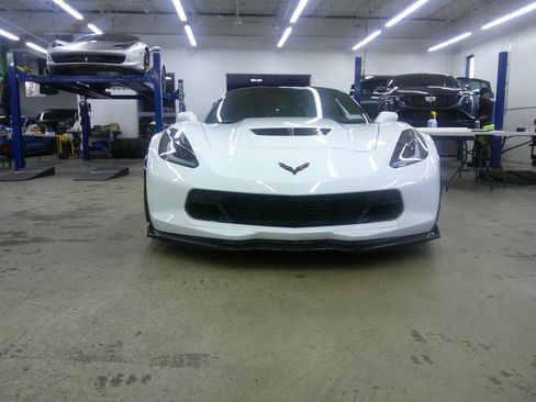 Used 2015 Chevrolet Corvette Z06 w/ 3LZ Preferred Equipment Group image 3