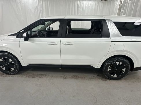 New 2026 Kia Carnival LXS image 6