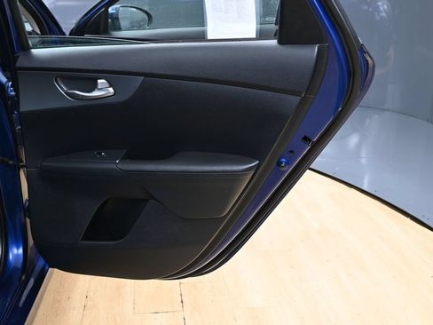 Used 2020 Kia Forte LXS FWD image 33