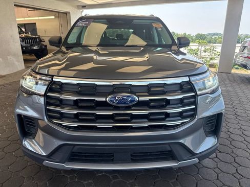 Certified 2025 Ford Explorer Active AWD/4WD image 2