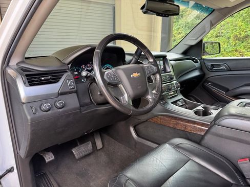 Used 2017 Chevrolet Suburban LT AWD/4WD image 11