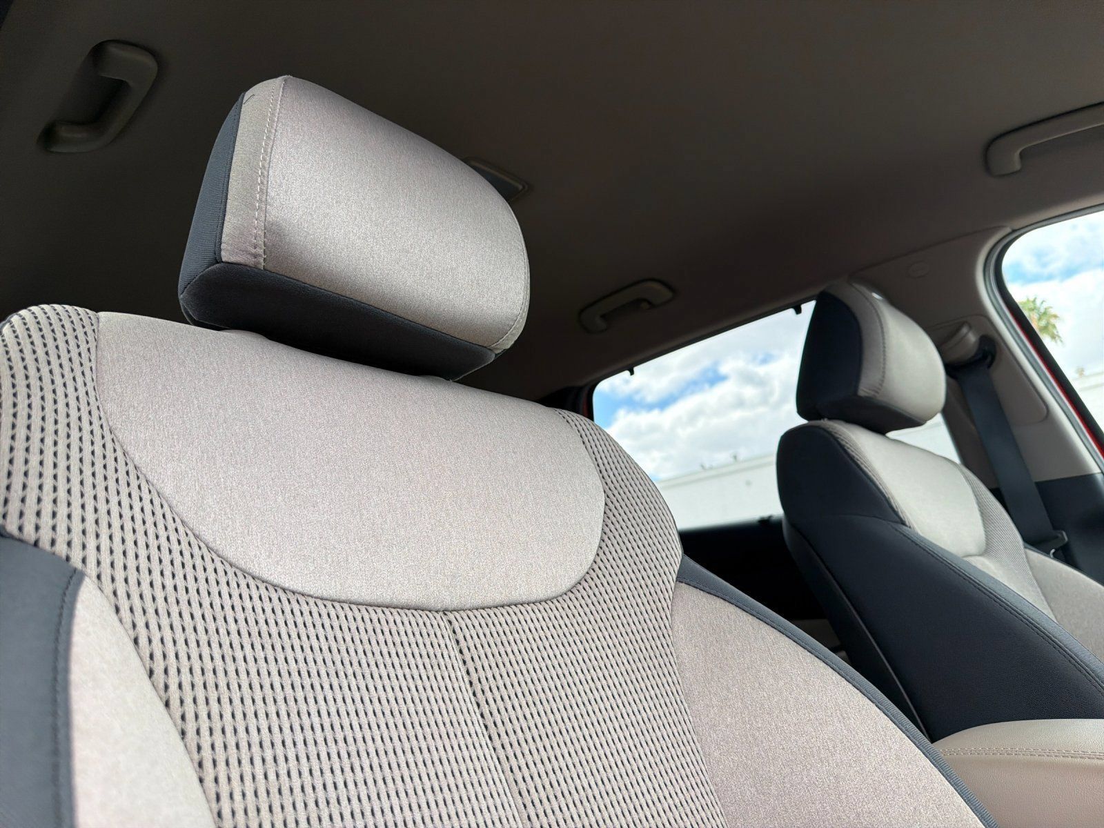 Used 2019 Hyundai Santa Fe SEL FWD image 16