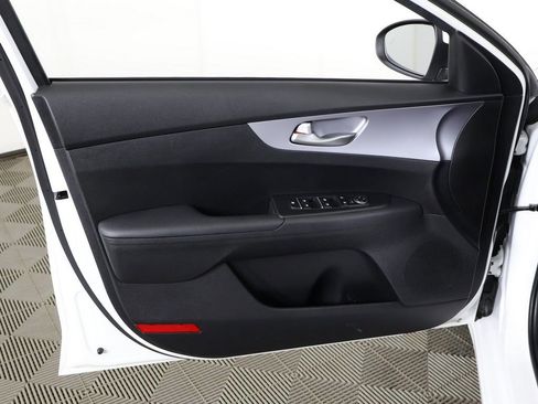 Used 2022 Kia Forte LXS w/ LXS Technology Package FWD image 20