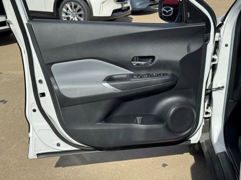 Used 2023 Nissan Kicks SR w/ SR Premium Package image 10