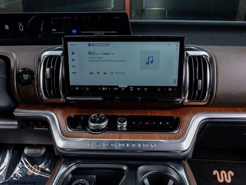 Used 2025 Ford Expedition King Ranch image 24