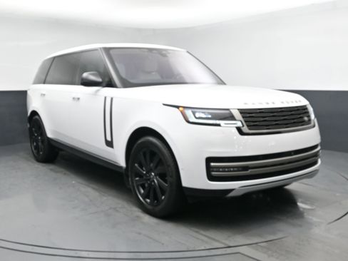Used 2023 Land Rover Range Rover Long Wheelbase SE image 2