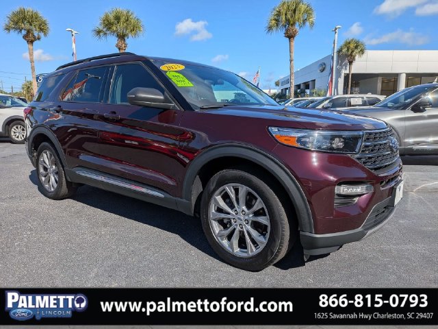Used 2023 Ford Explorer XLT w/ Equipment Group 202A RWD image 2