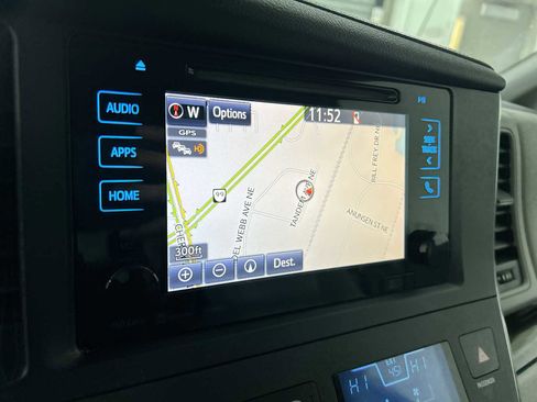 Used 2017 Toyota Sienna XLE image 20