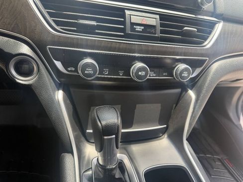 Used 2020 Honda Accord EX image 22