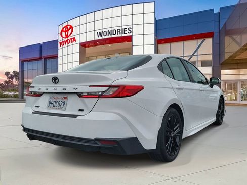Used 2025 Toyota Camry SE FWD image 6