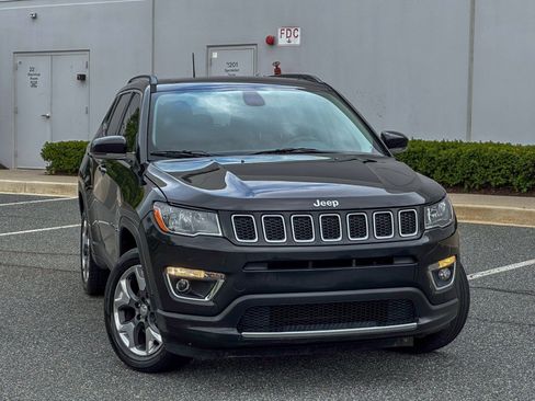 Used 2017 Jeep Compass Limited w/ Navigation Group AWD/4WD image 7