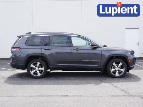 Used 2022 Jeep Grand Cherokee L Limited image 2