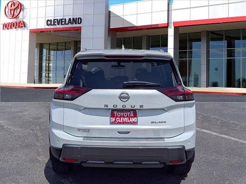 Used 2024 Nissan Rogue SL w/ SL Premium Package AWD/4WD image 6