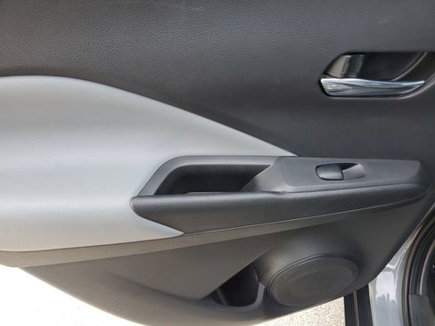 Used 2023 Nissan Kicks SR w/ SR Premium Package FWD image 16