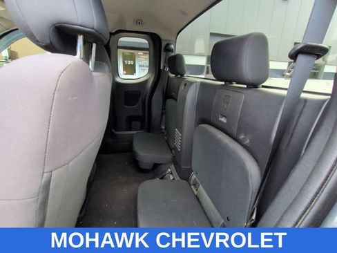 Used 2022 Nissan Frontier S w/ Technology Package AWD/4WD image 10