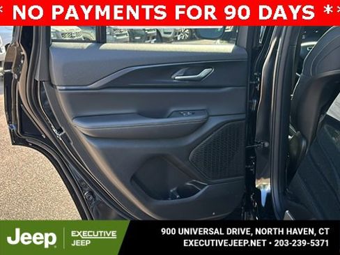 New 2025 Jeep Grand Cherokee Laredo w/ Luxury Tech Group I image 22