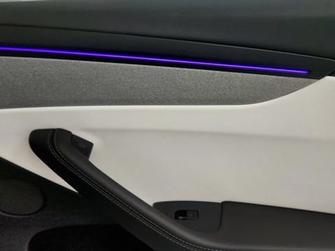 Used 2026 Tesla Model Y 2WD image 39