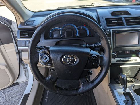 Used 2013 Toyota Camry XLE image 14