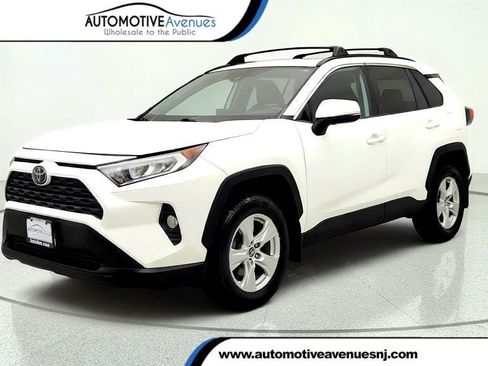 Used 2021 Toyota RAV4 XLE w/ Convenience Package AWD/4WD image 1