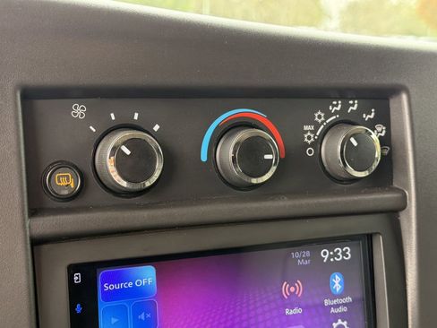 Certified 2024 GMC Savana 3500 LS image 28