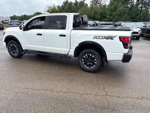 Used 2021 Nissan Titan PRO-4X w/ Pro-4x Convenience Package AWD/4WD image 9