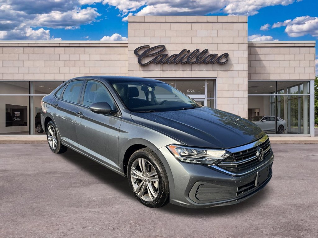 Used 2024 Volkswagen Jetta SE FWD image 3