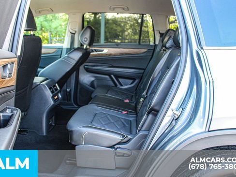 Used 2024 Volkswagen Atlas SE AWD/4WD image 17
