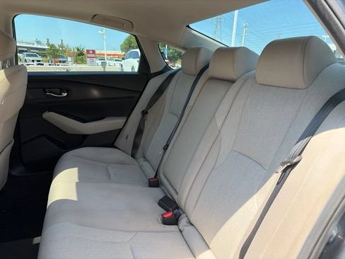 Used 2025 Honda Accord SE image 9