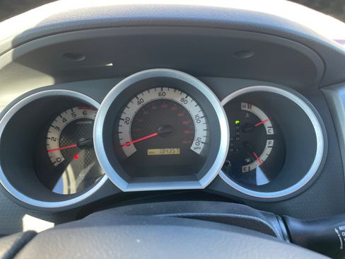 Used 2012 Toyota Tacoma 4x4 Access Cab V6 image 3