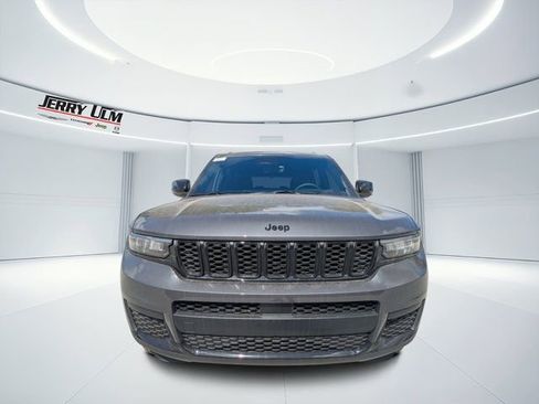 New 2025 Jeep Grand Cherokee L Altitude image 7